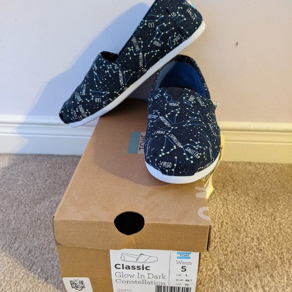 Toms Glow in Dark Constellation - Picture 2 of 5